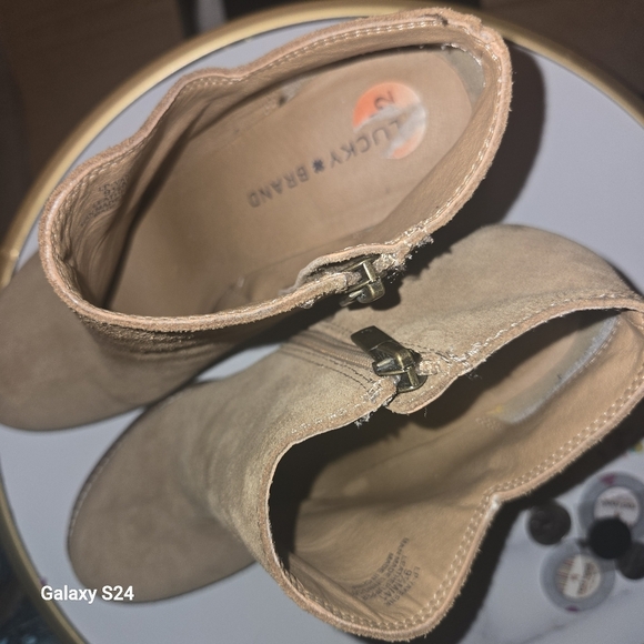 Lucky Brand Suede Yakeena Ankle Boots Wedge Sz 9.5 M - Picture 8 of 9